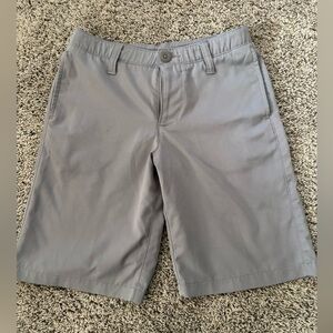 Under Armour Loose HeatGear Gray Shorts Size 10